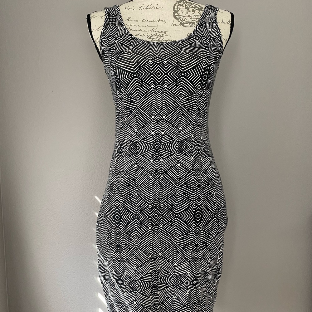 Women’s tribal print fitted dress, SZ XS.